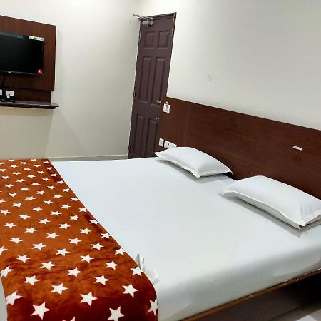 Sri Krishna Residency Hotel Eluru Exterior photo
